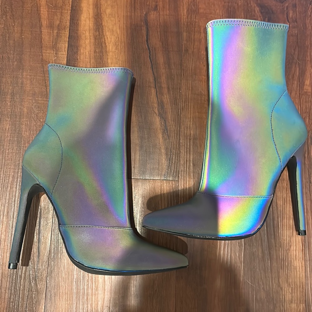 Steve Madden Metallic Whimsy Stiletto Boots ✨